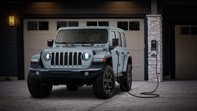 <strong>「Jeep® Wrangler Unlimited Rubicon 4xe」を発売!!<strong>初のプラグインハイブリッドモデル</strong></strong>